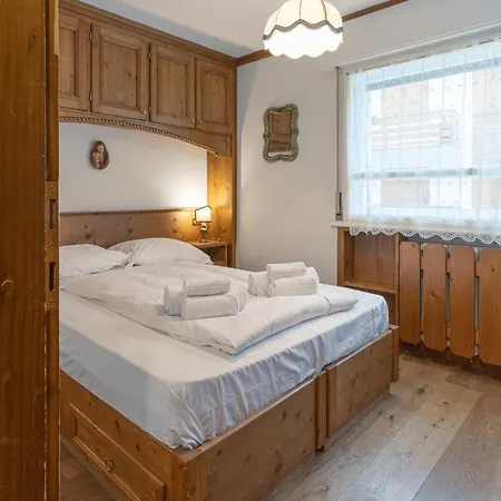 Casa De Zeto, Con Balcone E Vicina Al Centro Daire Cortina dʼAmpezzo